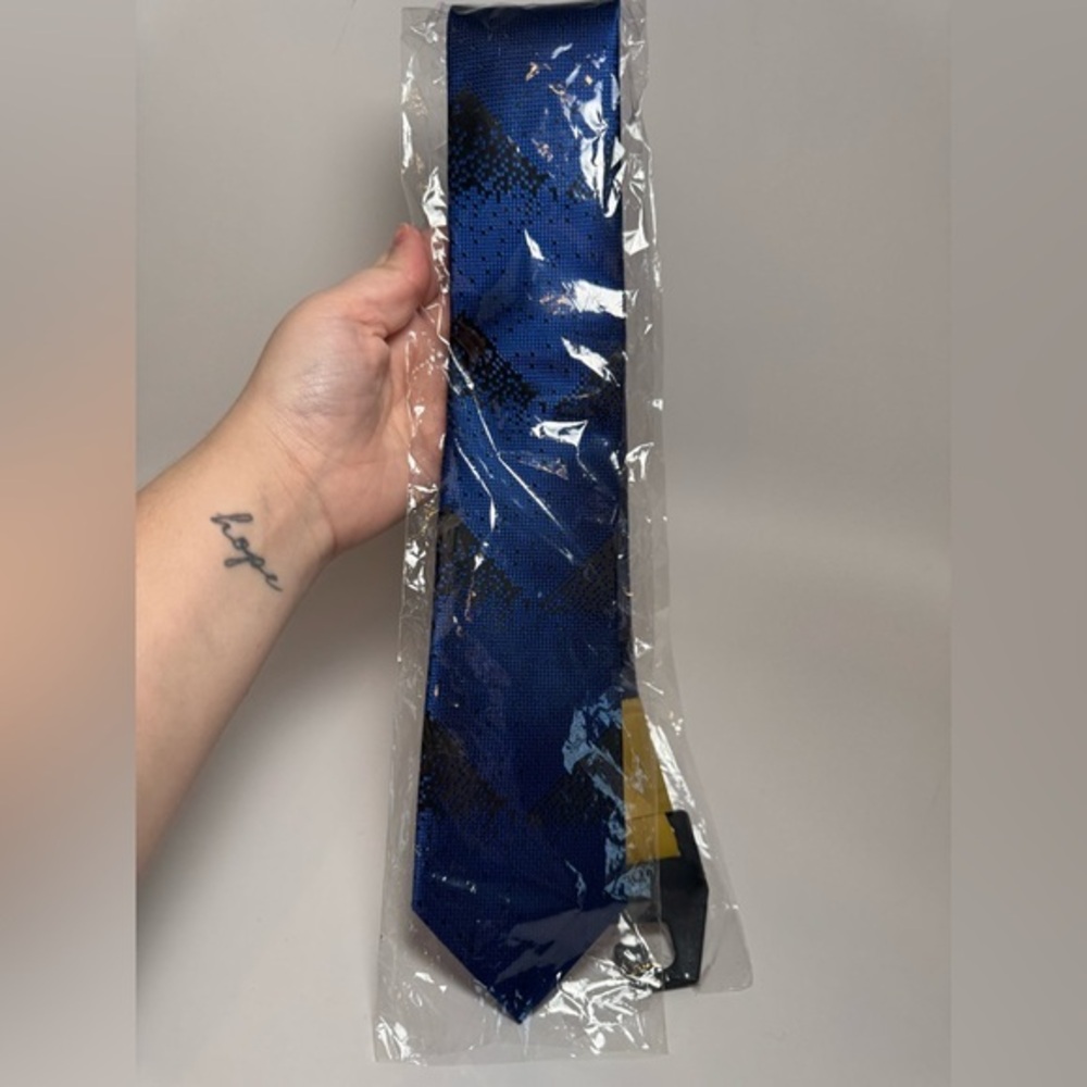 Gianni Designer Blue & Black Tie New in Packaging Men’s Accessory Tie